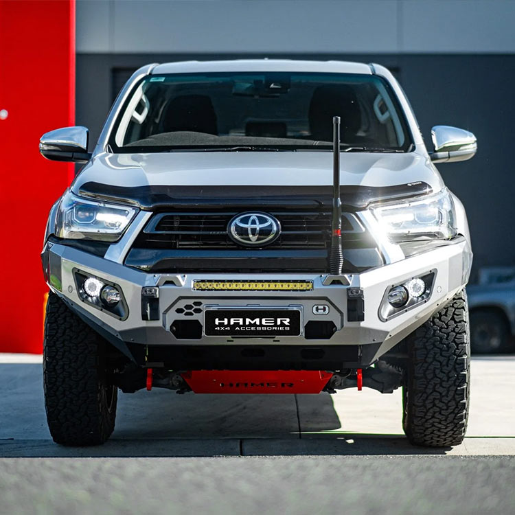 Hamer 4x4 King Series Bullbar w/ 3.5T Recovery Points - Flares (2020-2023 Toyota Hilux Revo)